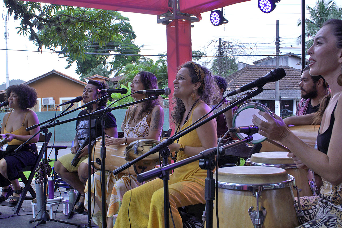 Primeira edição do Cultura na Praça marca Dia Internacional da Mulher no Perequê