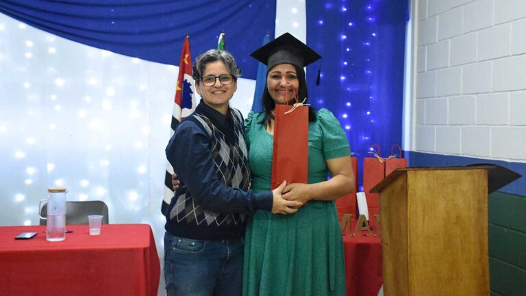 EJA celebra formatura de 25 alunos da E.M. Ruth Cardoso em Ilhabela b