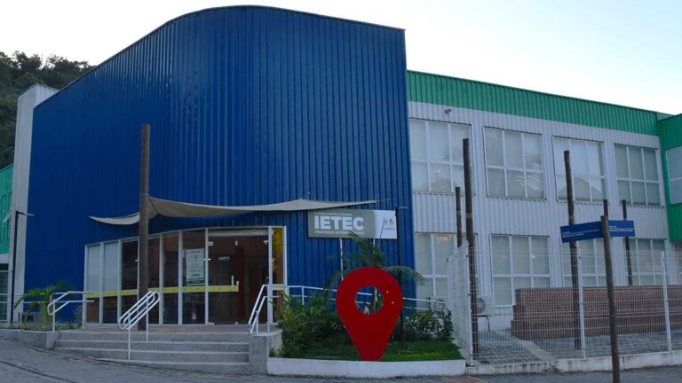 IETEC abre pré-inscrições para curso de inglês e espanhol b