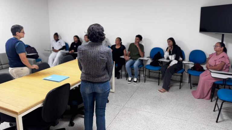 EJA de Ilhabela amplia acesso aos estudos com nova turma no período da manhã b