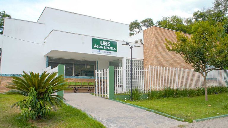 Ilhabela oferece aulas gratuitas de dança para pessoas a partir de 50 anos b